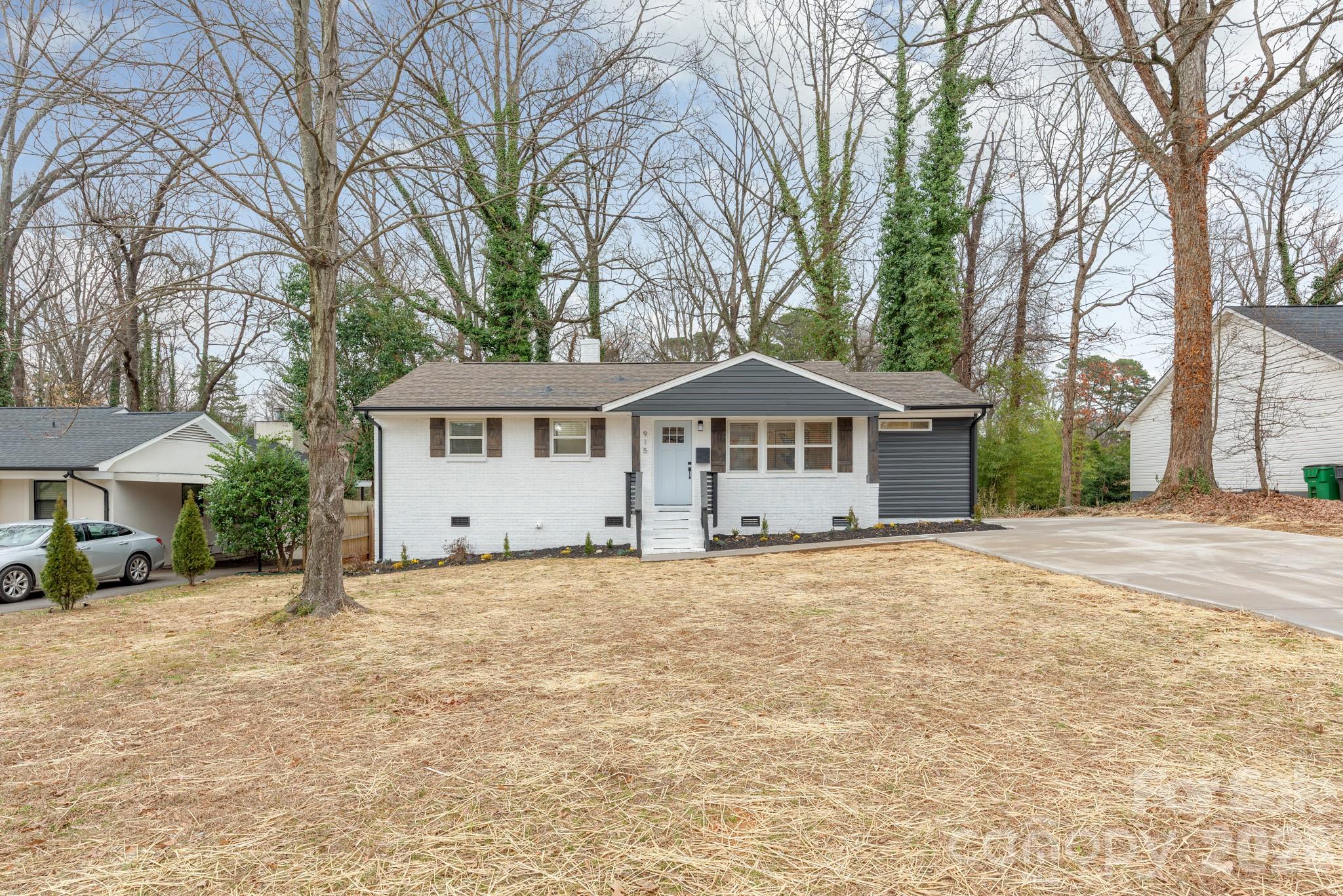 915 Crestmere Street Charlotte NC 28208