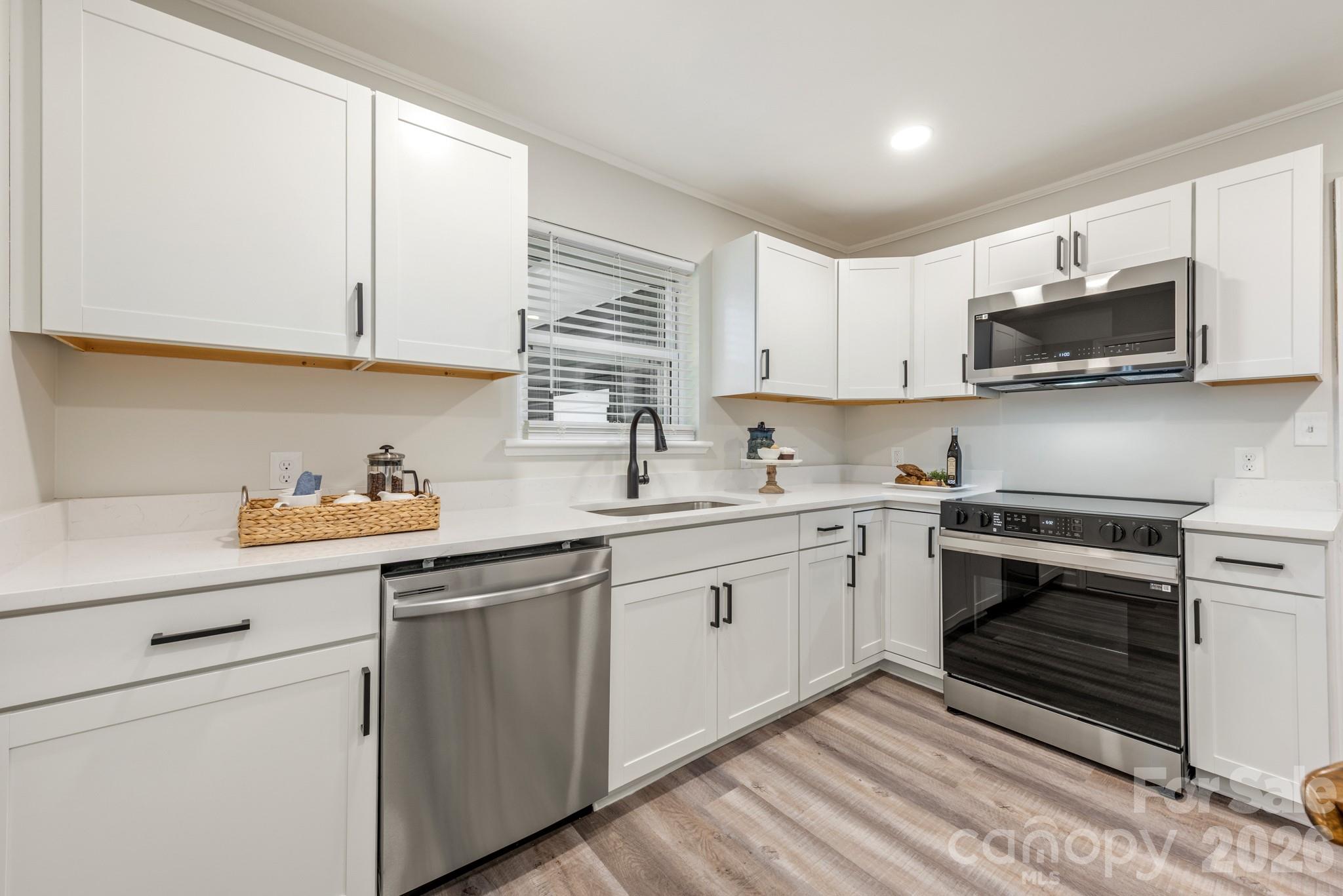 915 Crestmere Street Charlotte NC 28208