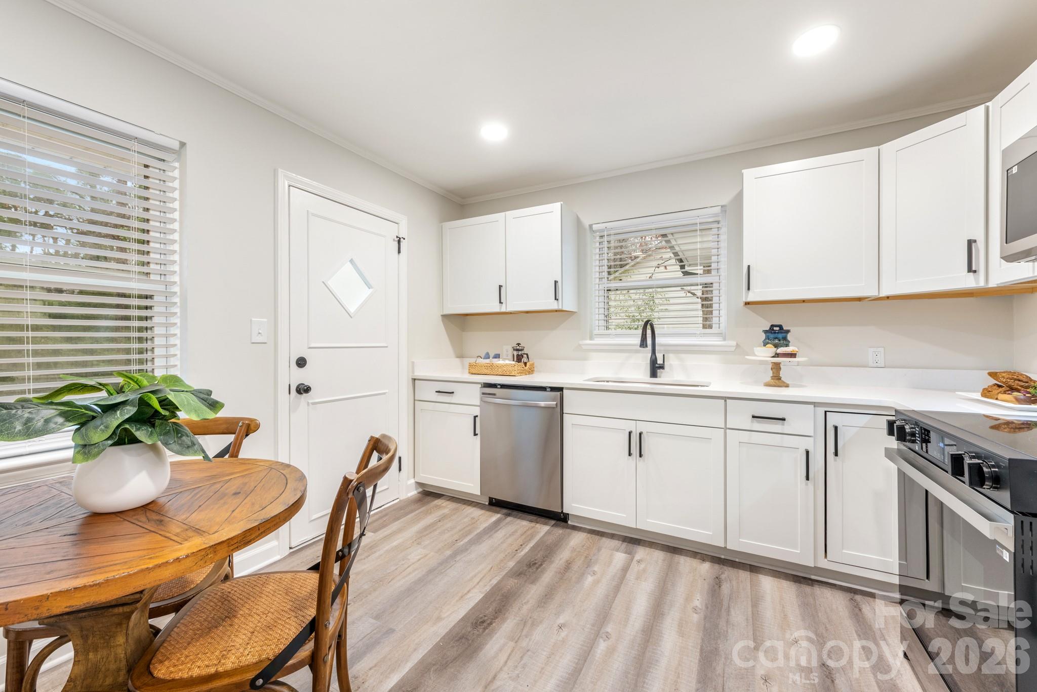 915 Crestmere Street Charlotte NC 28208