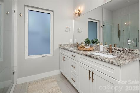 303 Iron Ridge Loop Asheville NC 28806