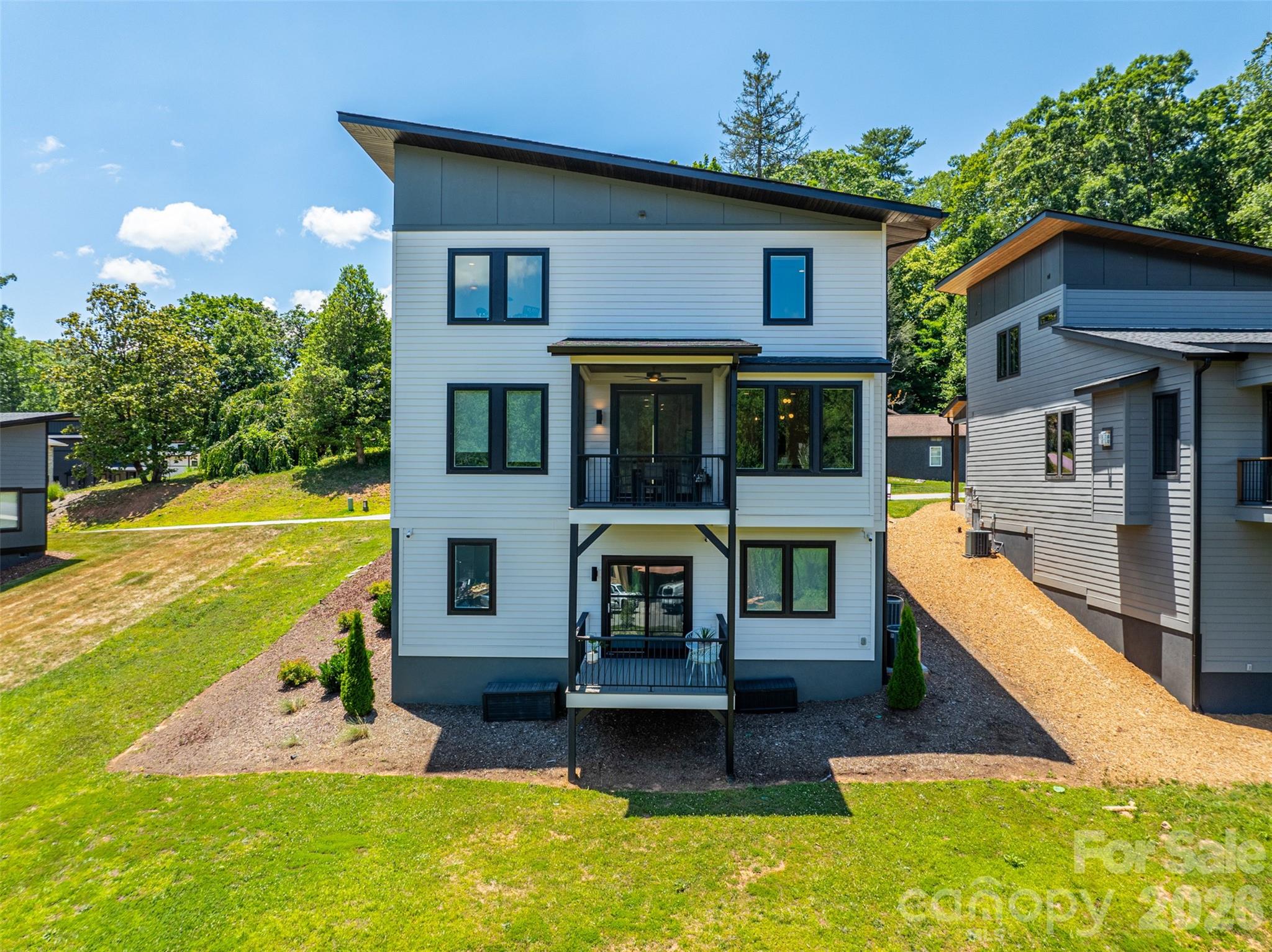 303 Iron Ridge Loop Asheville NC 28806