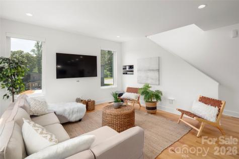 303 Iron Ridge Loop Asheville NC 28806