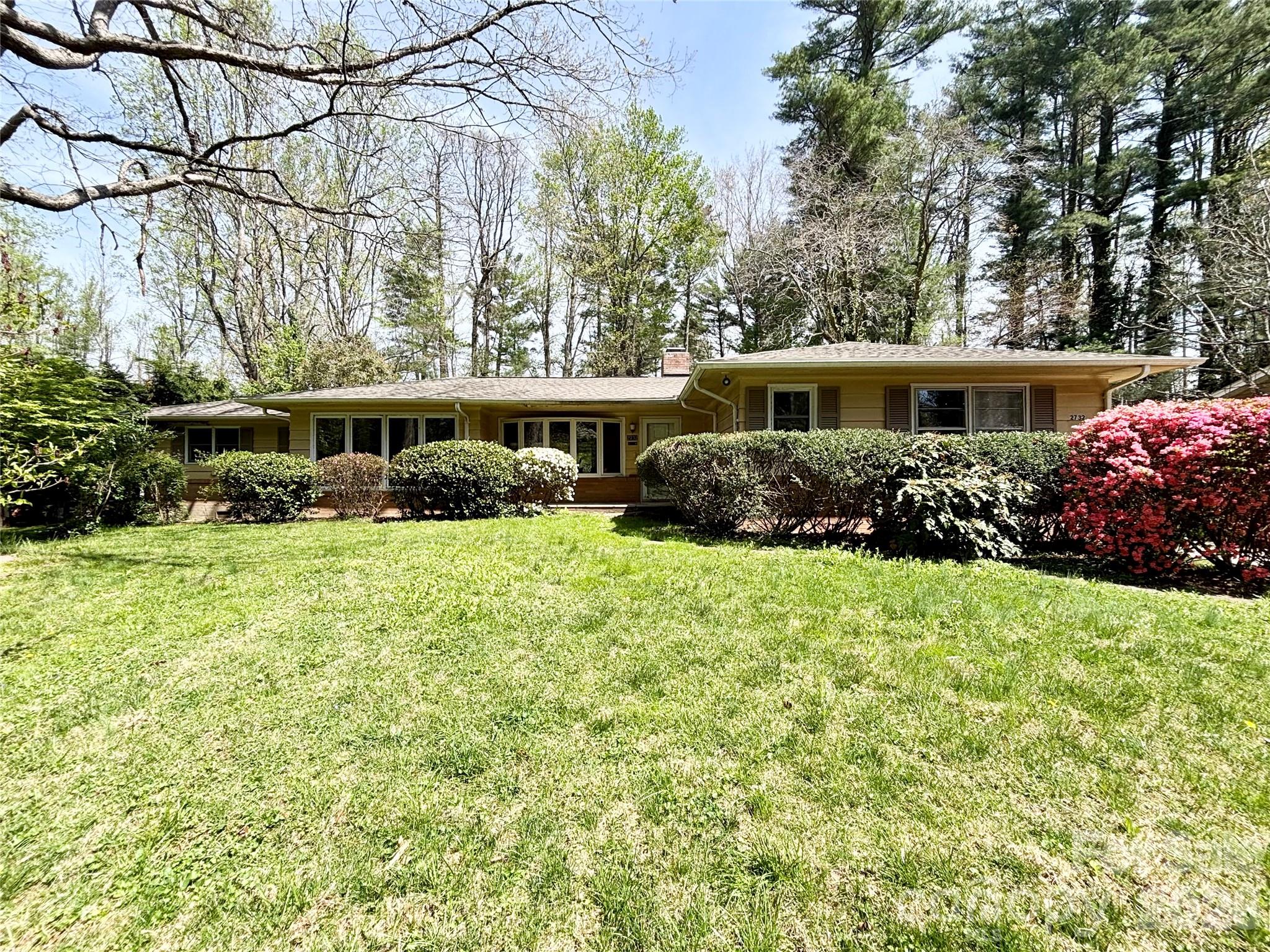 2732 Holly Hill Drive N Hendersonville NC 28791
