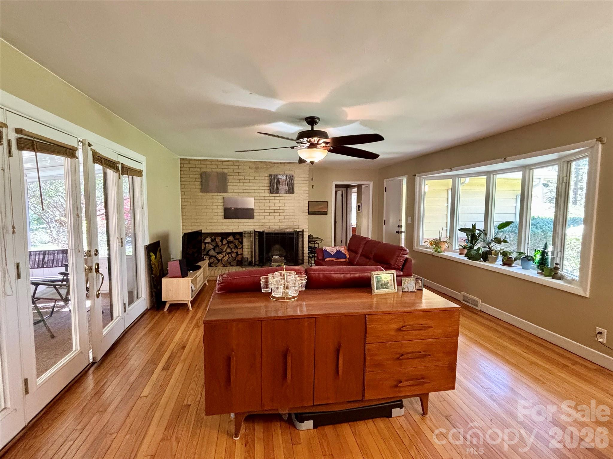 2732 Holly Hill Drive N Hendersonville NC 28791