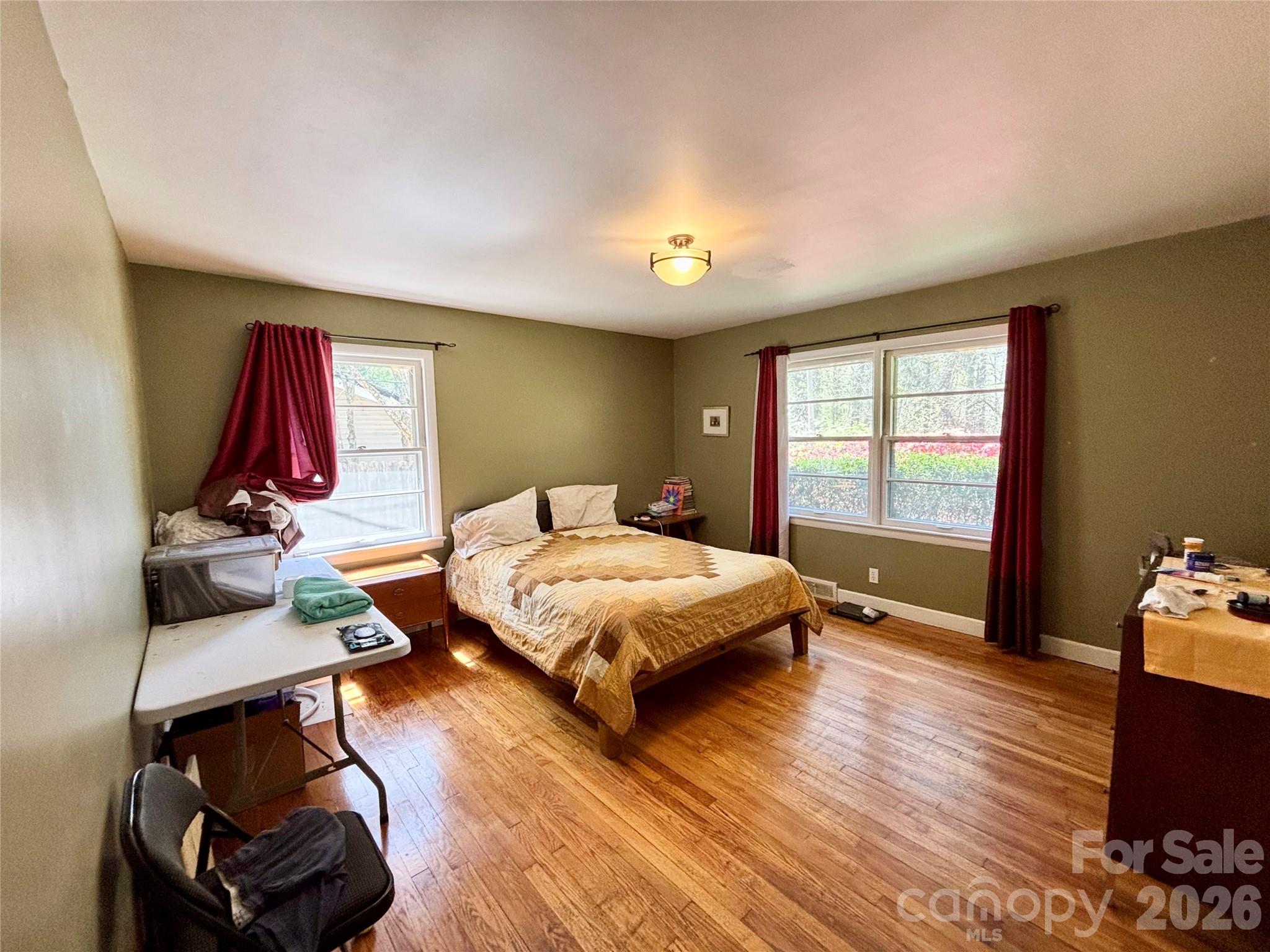 2732 Holly Hill Drive N Hendersonville NC 28791