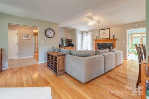 76 Woodland Hills Road Asheville NC 28804