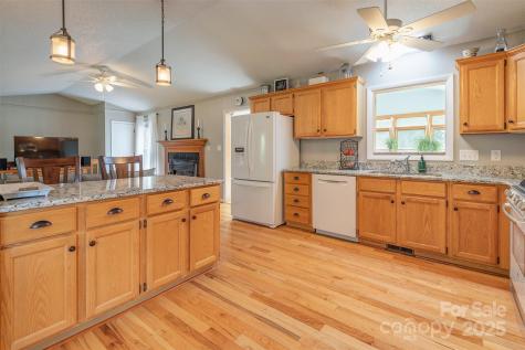 76 Woodland Hills Road Asheville NC 28804