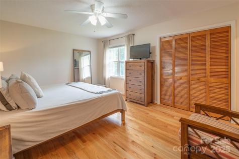 76 Woodland Hills Road Asheville NC 28804