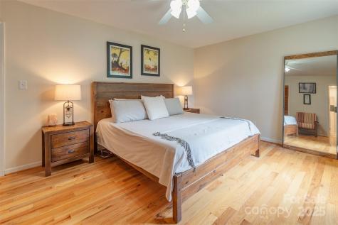 76 Woodland Hills Road Asheville NC 28804