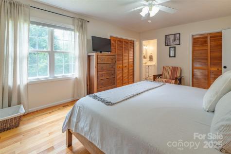 76 Woodland Hills Road Asheville NC 28804
