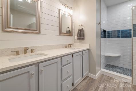 76 Woodland Hills Road Asheville NC 28804