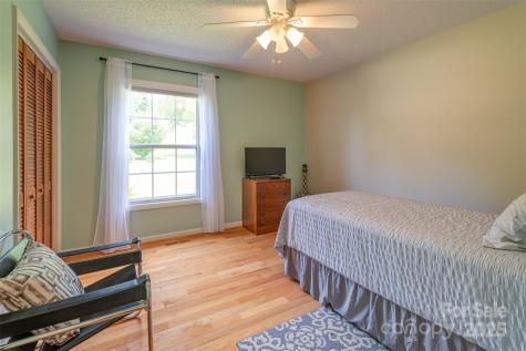 76 Woodland Hills Road Asheville NC 28804