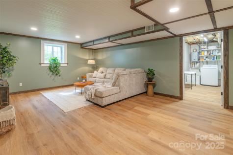 76 Woodland Hills Road Asheville NC 28804