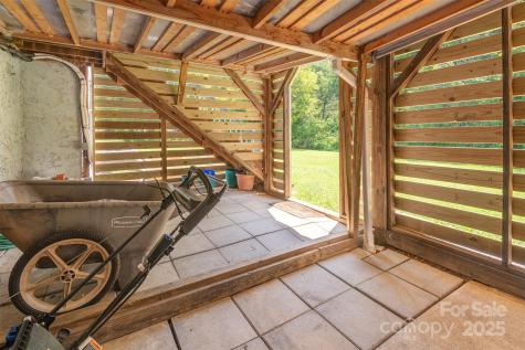 76 Woodland Hills Road Asheville NC 28804