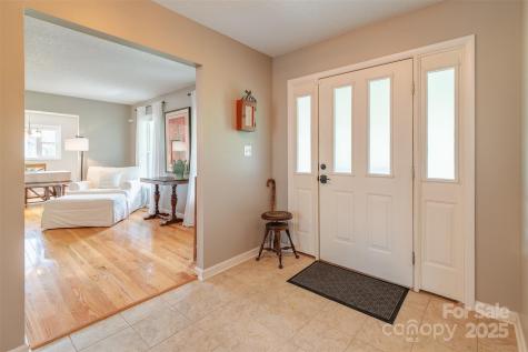76 Woodland Hills Road Asheville NC 28804