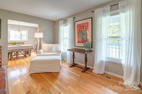 76 Woodland Hills Road Asheville NC 28804