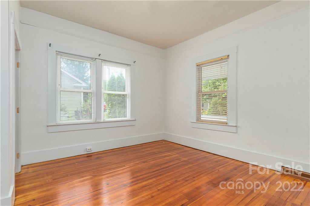 5 Pelzer Street Asheville NC 28804