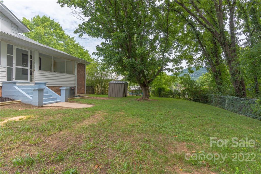 5 Pelzer Street Asheville NC 28804