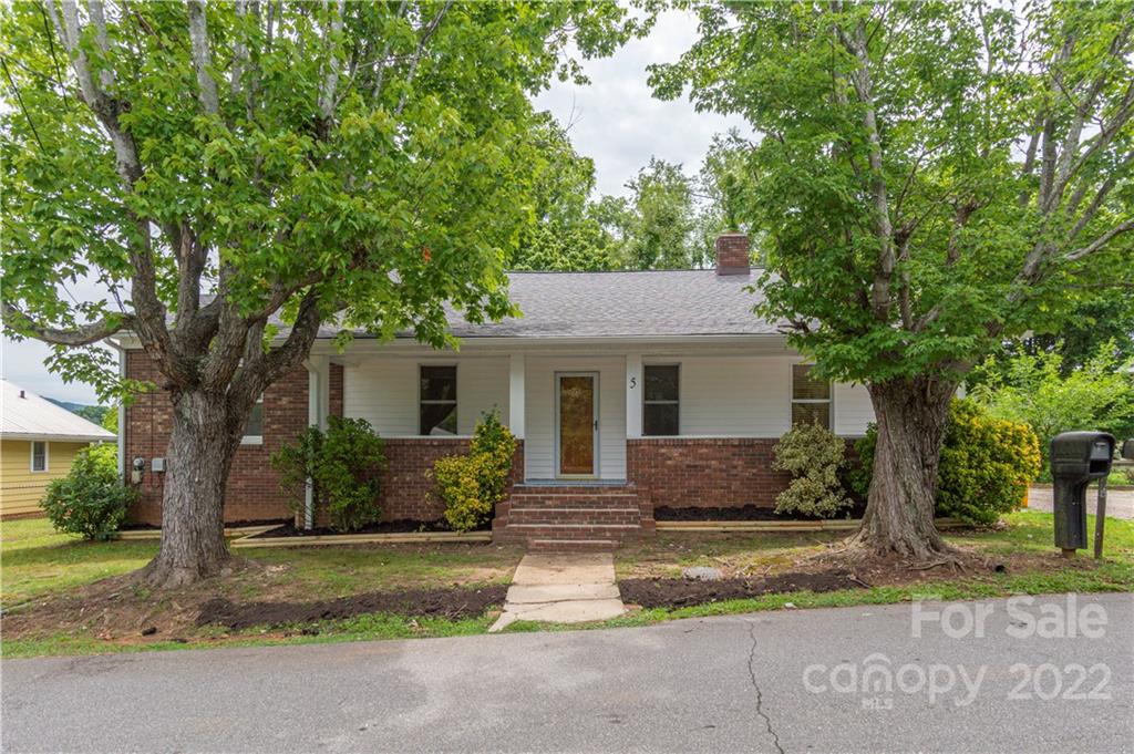 5 Pelzer Street Asheville NC 28804