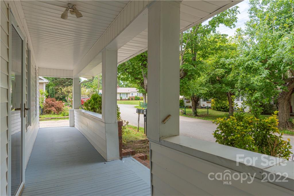 5 Pelzer Street Asheville NC 28804