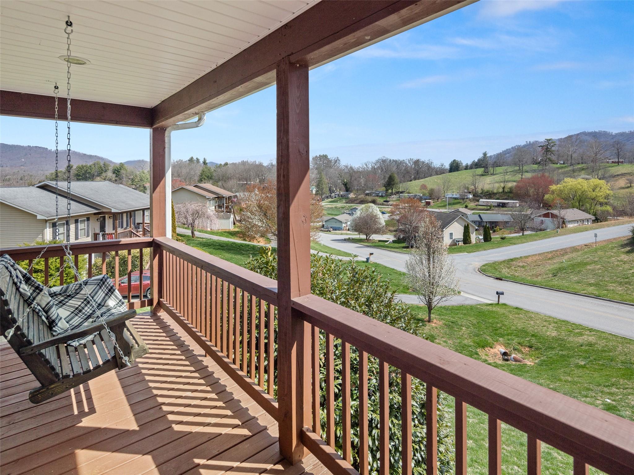 150 Barefoot Ridge Clyde NC 28721