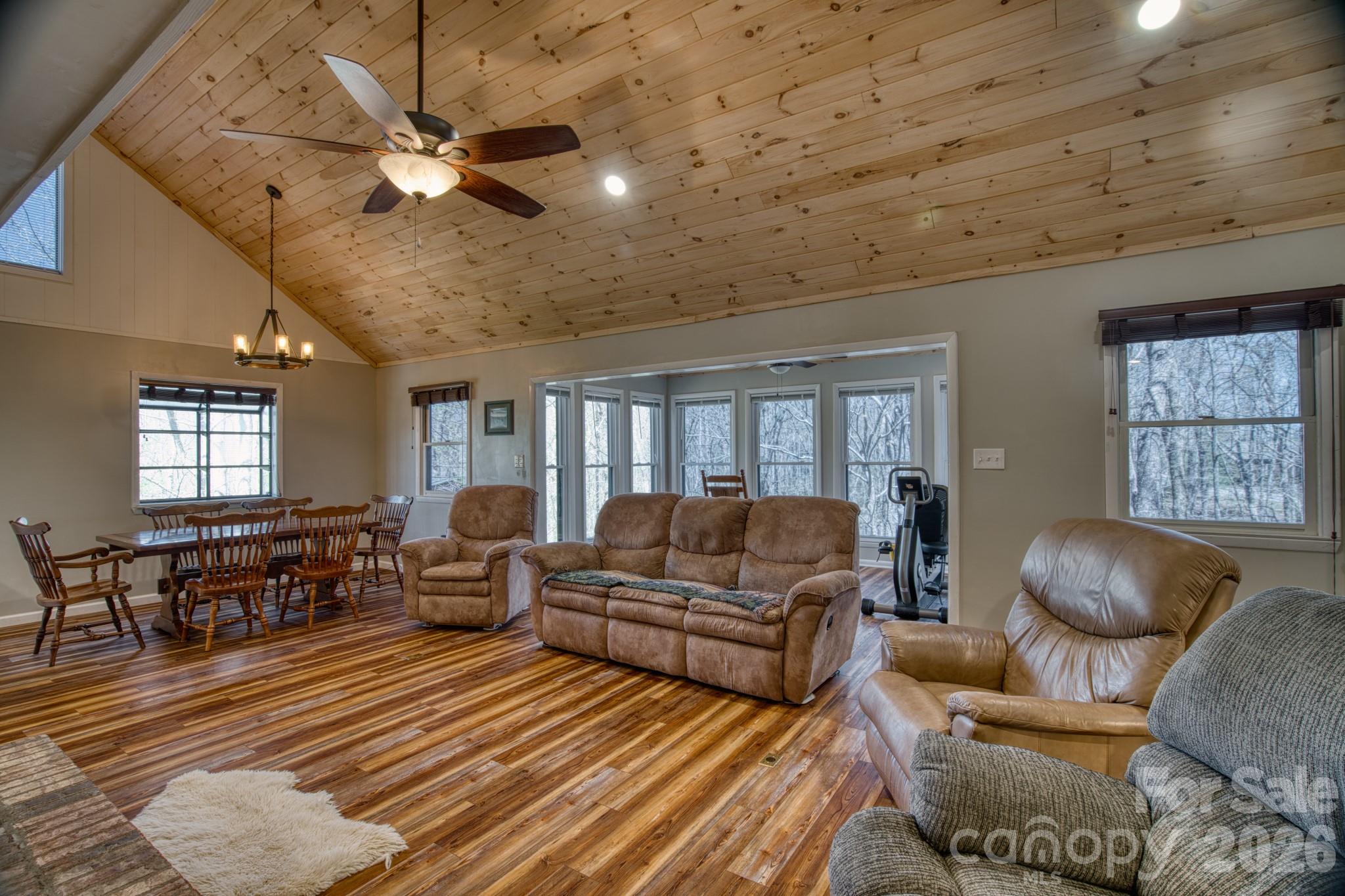 46 Wahuhu Court Brevard NC 28712