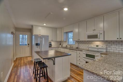 46 Wahuhu Court Brevard NC 28712