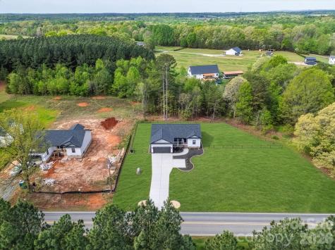 2462 Shoal Road Crouse NC 28033