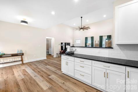 2462 Shoal Road Crouse NC 28033