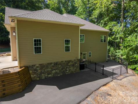 686 White Oaks Road Mooresville NC 28115