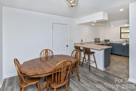 53 Benfield Road Weaverville NC 28787