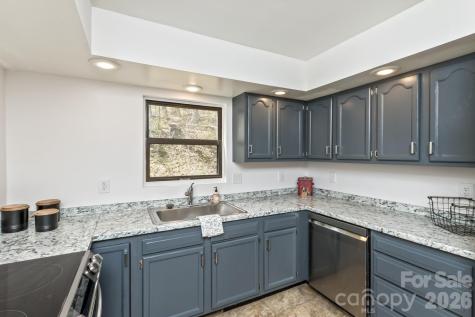 53 Benfield Road Weaverville NC 28787