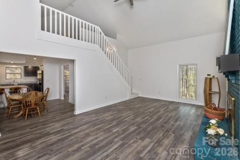 53 Benfield Road Weaverville NC 28787