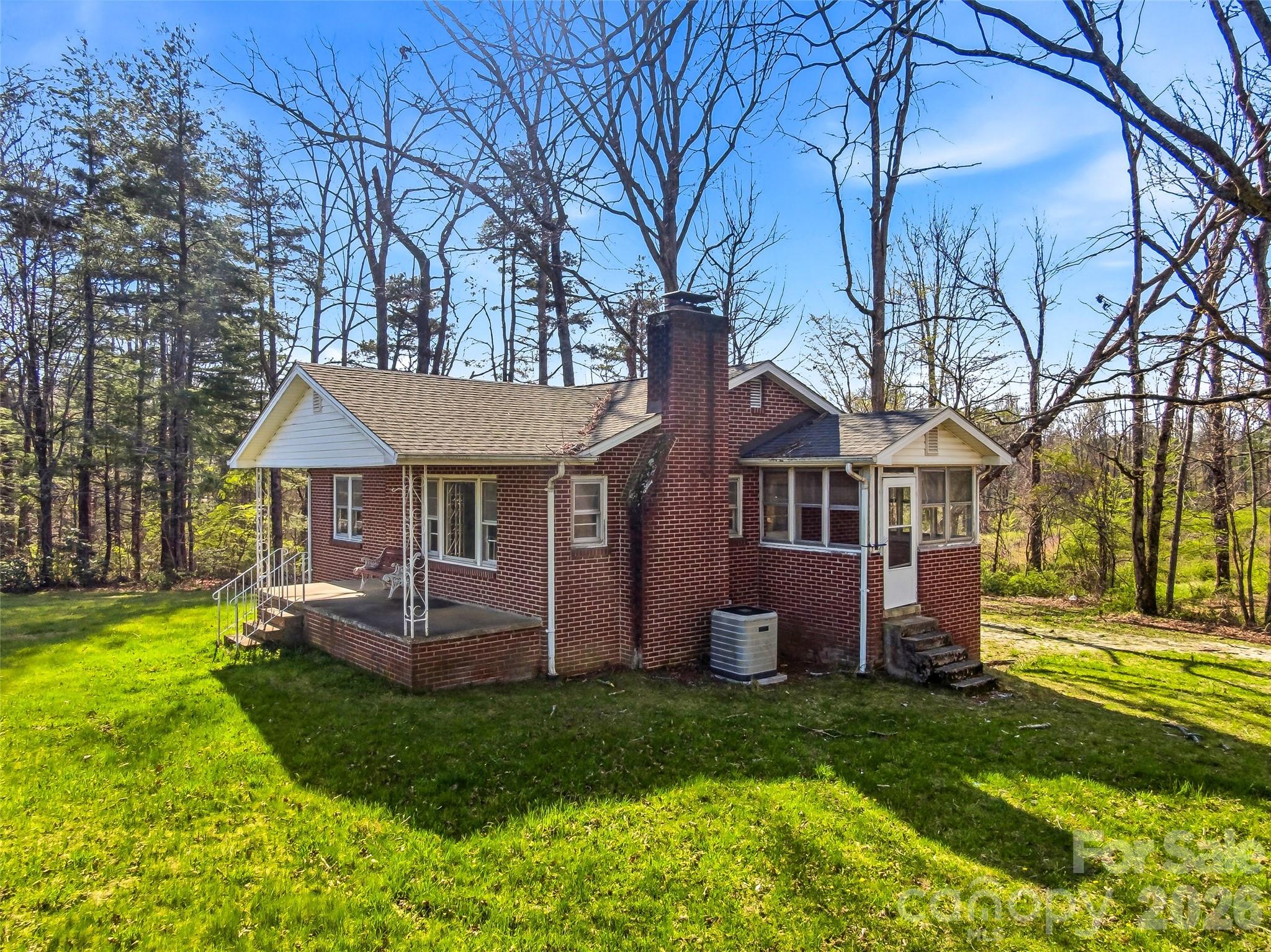 984 Pace Road Hendersonville NC 28792