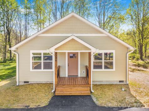 1196 Crabtree Road Waynesville NC 28785