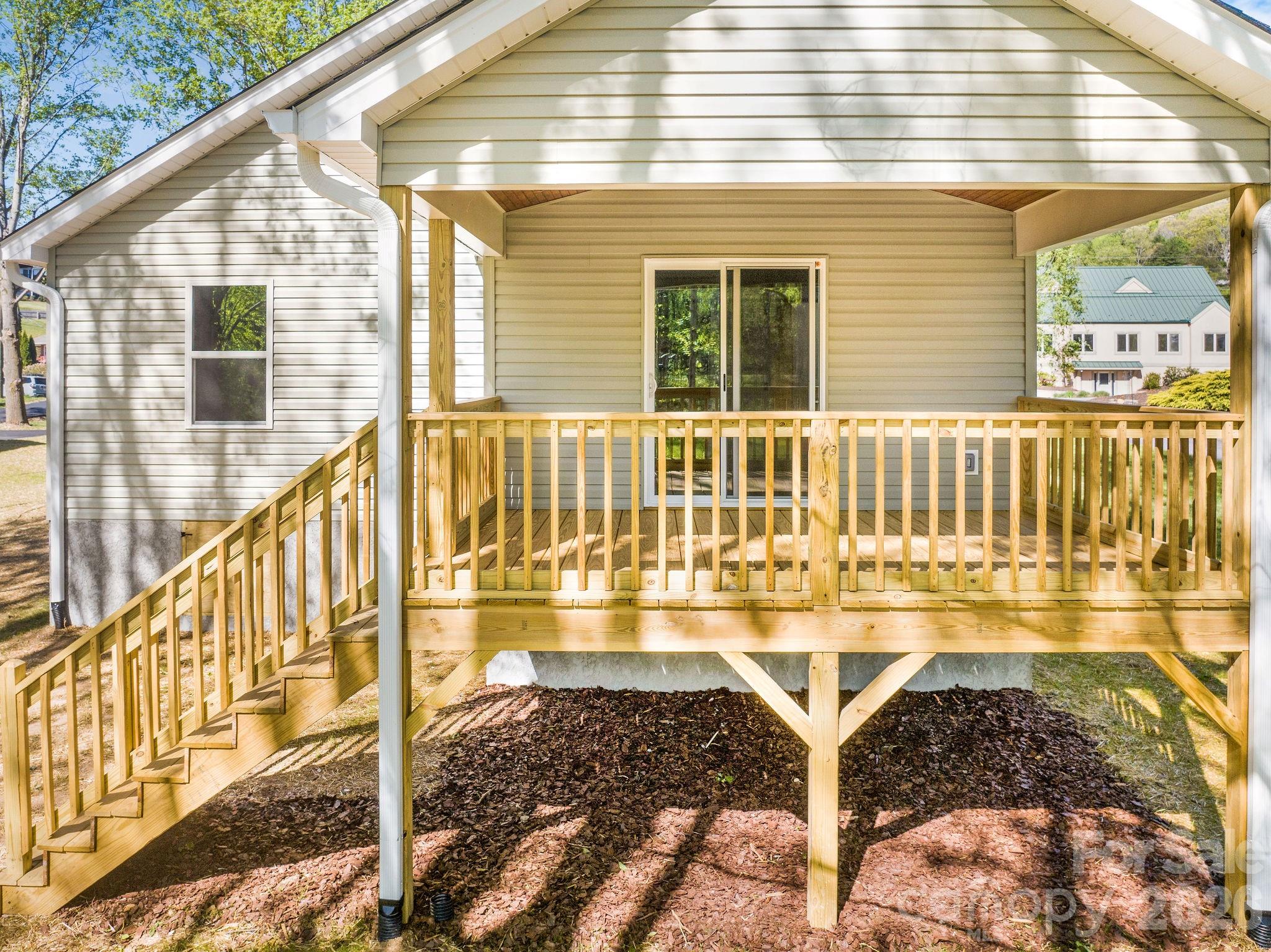 1196 Crabtree Road Waynesville NC 28785