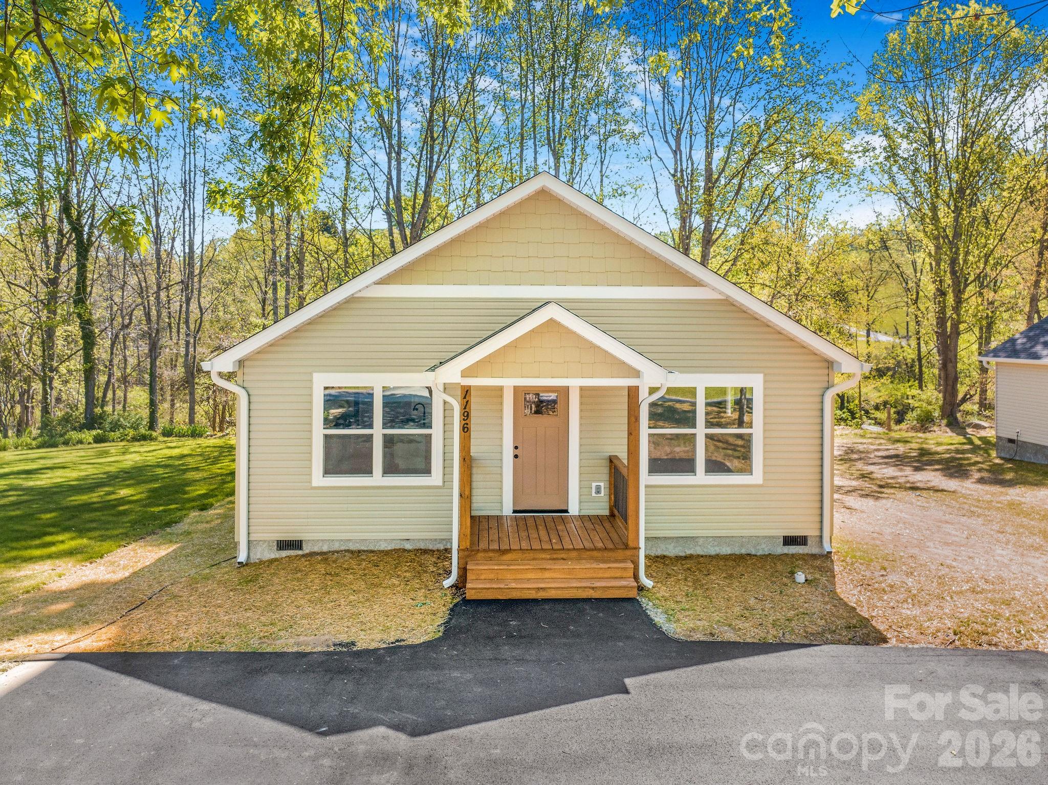 1196 Crabtree Road Waynesville NC 28785