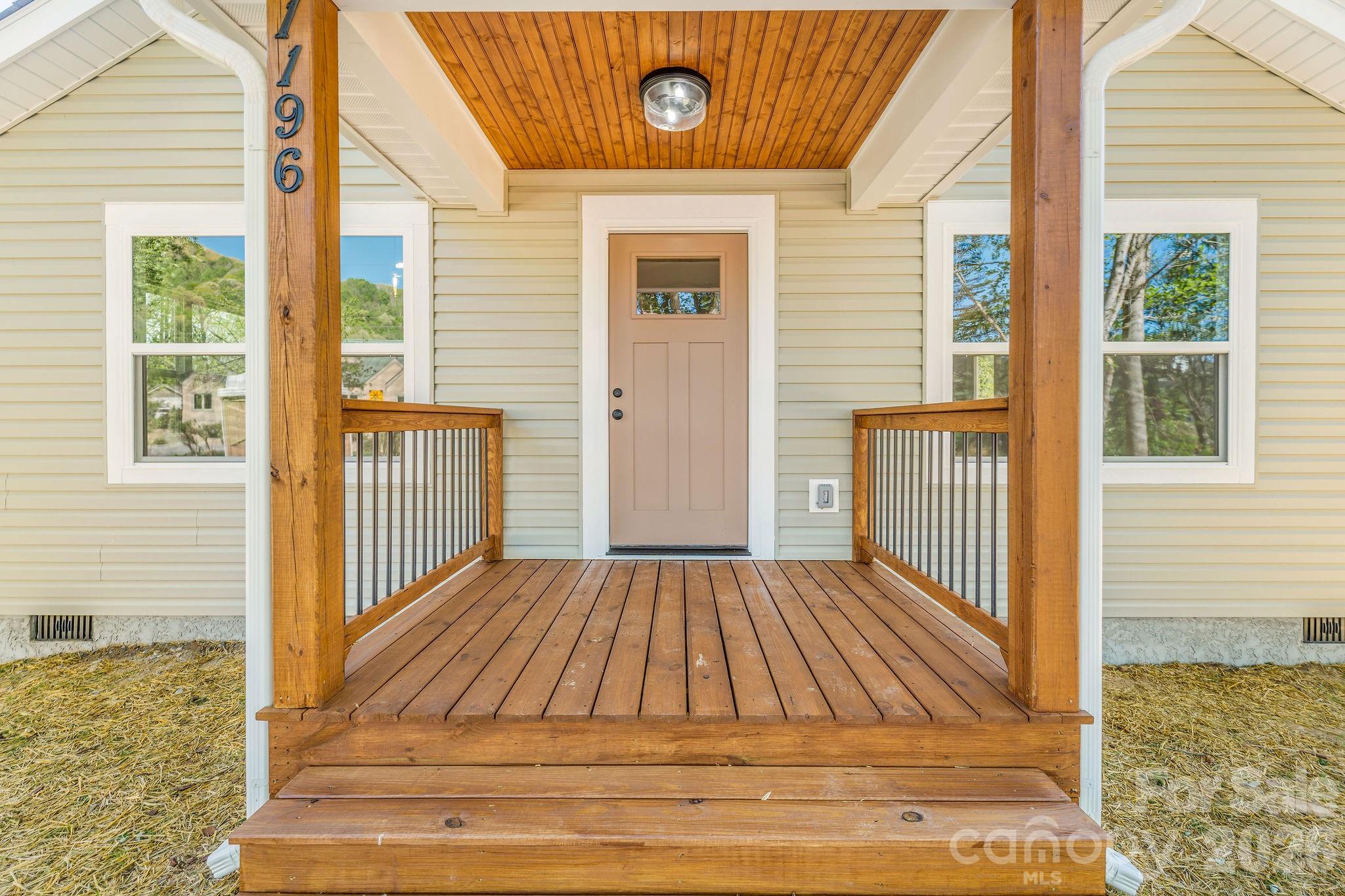 1196 Crabtree Road Waynesville NC 28785
