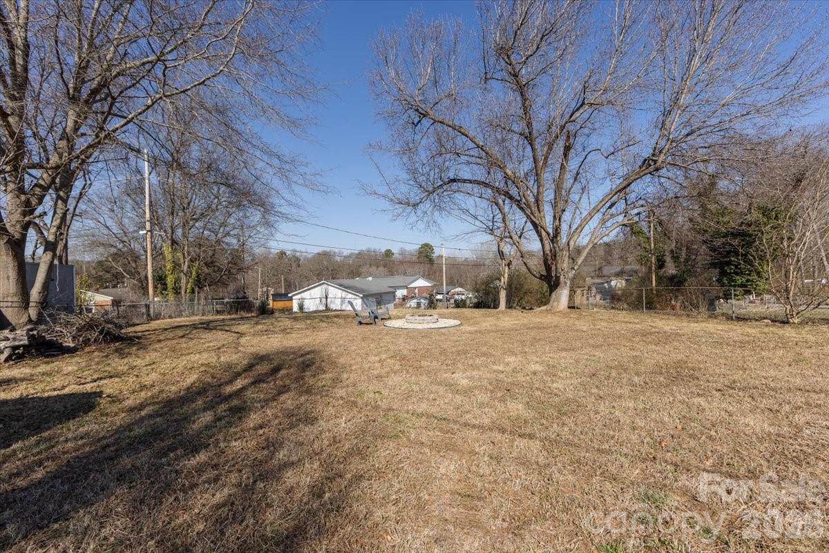 406 Robinson Clemmer Road Dallas NC 28034