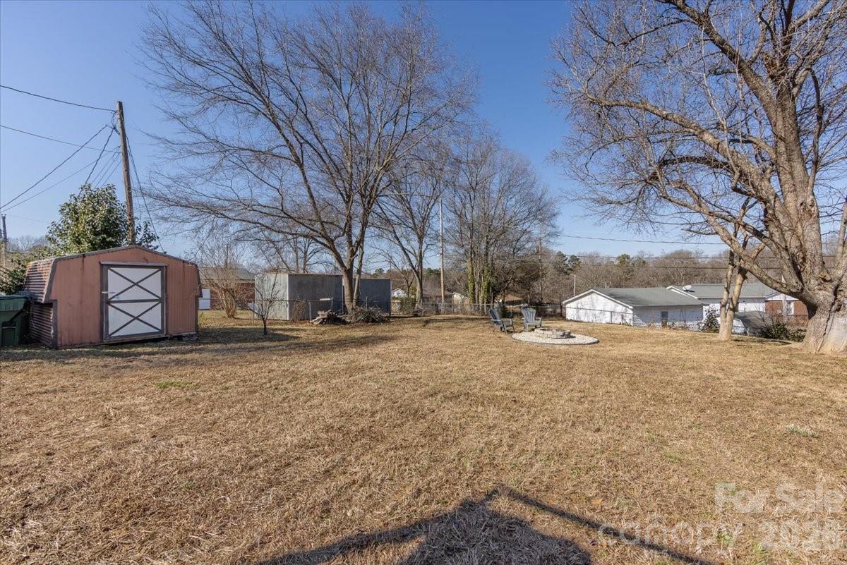 406 Robinson Clemmer Road Dallas NC 28034