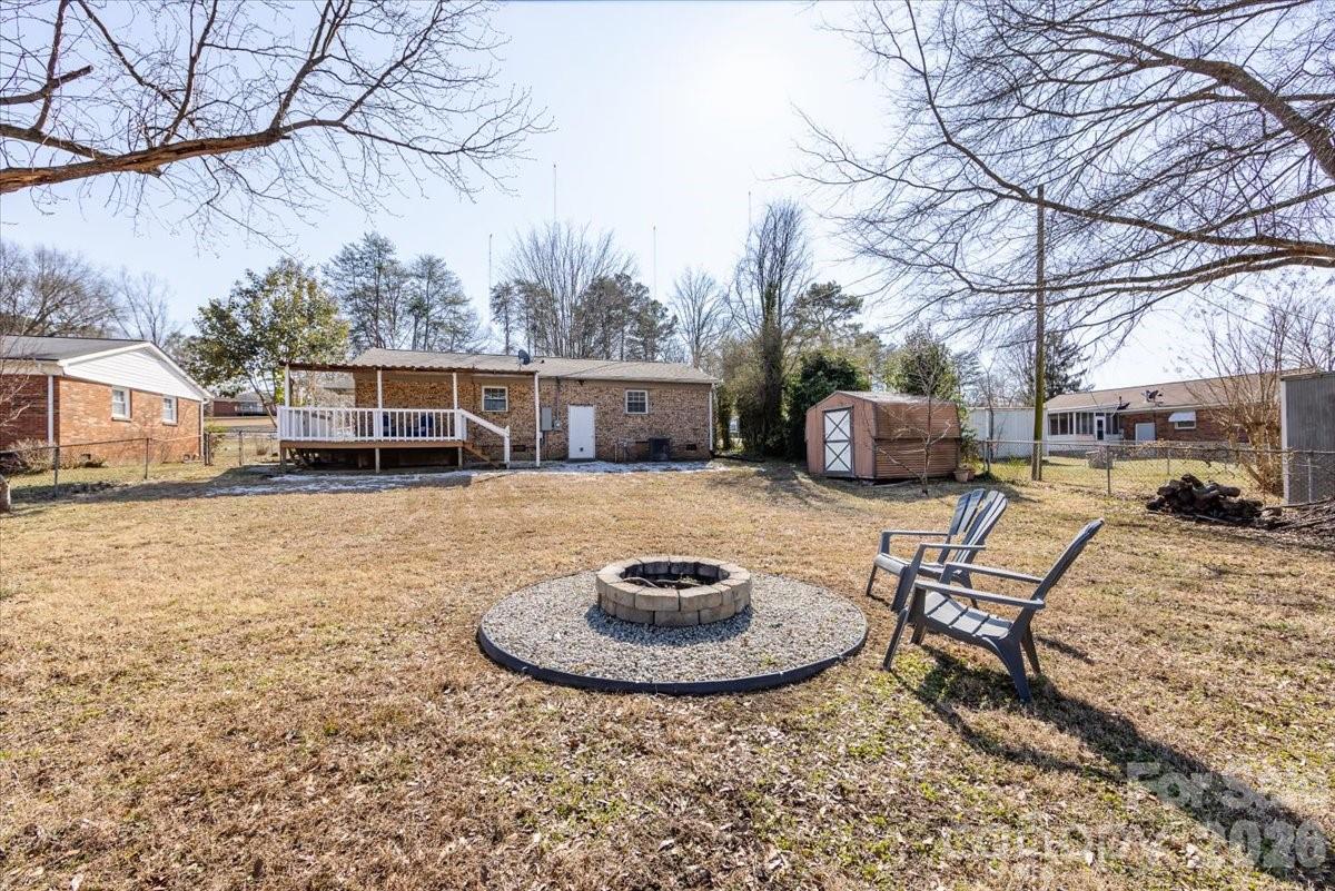 406 Robinson Clemmer Road Dallas NC 28034