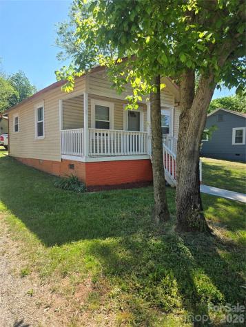 207 S Caldwell Avenue Newton NC 28658