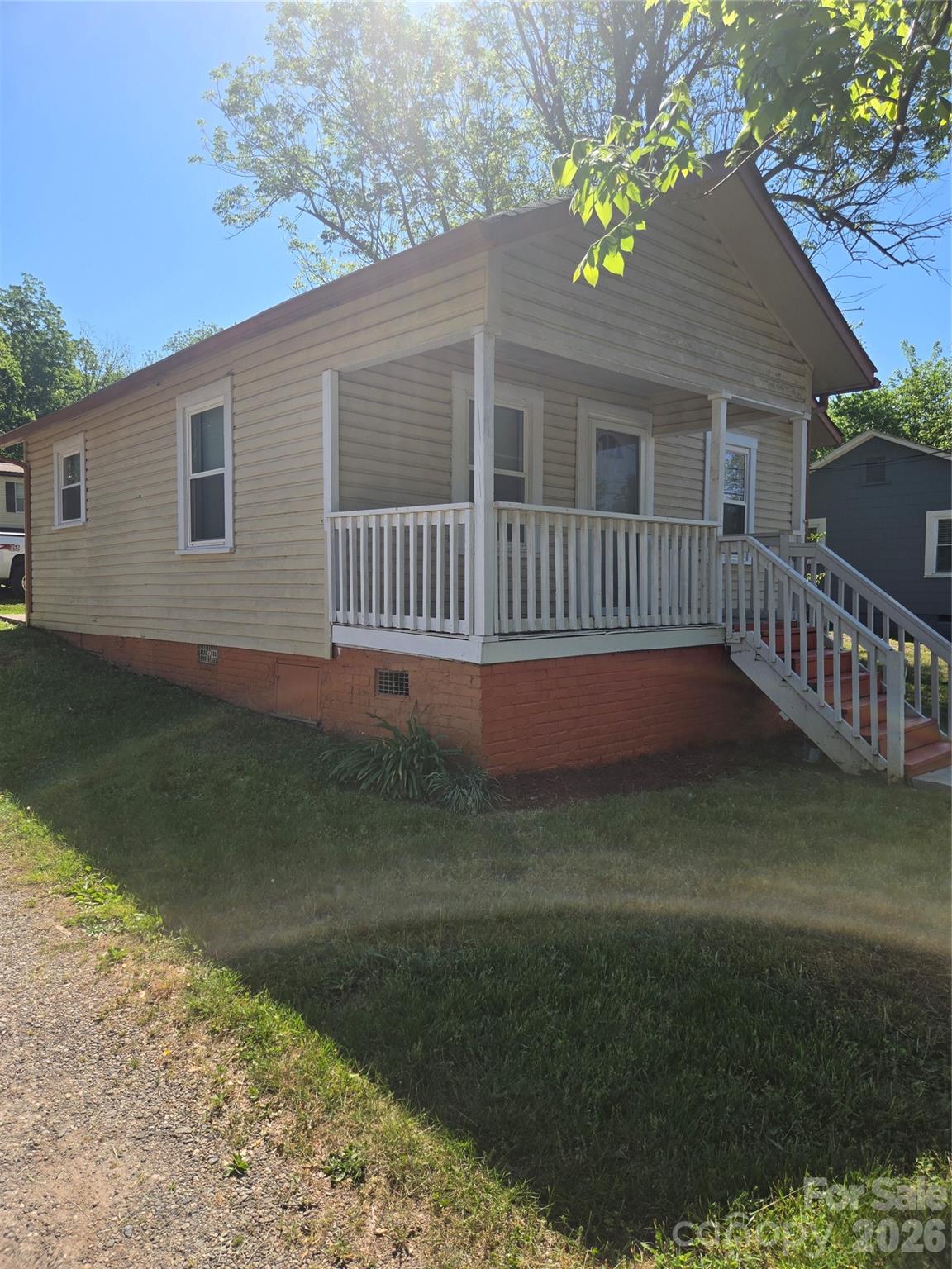 207 S Caldwell Avenue Newton NC 28658