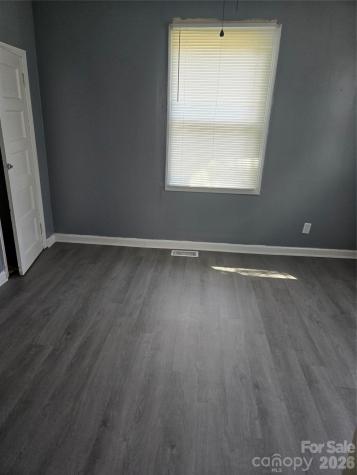 207 S Caldwell Avenue Newton NC 28658
