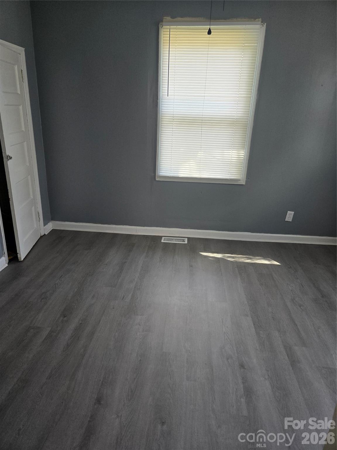 207 S Caldwell Avenue Newton NC 28658