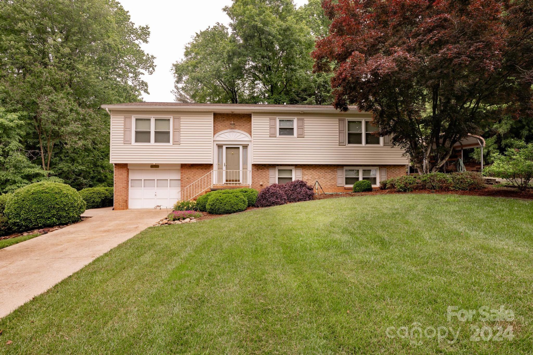 4161 2nd Street NE Hickory NC 28601