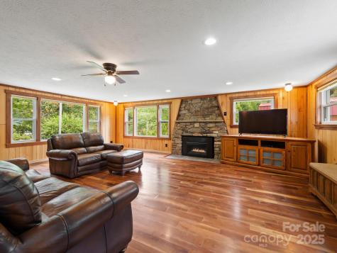 91 Rice Branch Road Asheville NC 28804