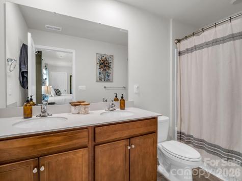 21 Virginia Commons Drive Arden NC 28704