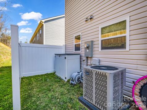 21 Virginia Commons Drive Arden NC 28704