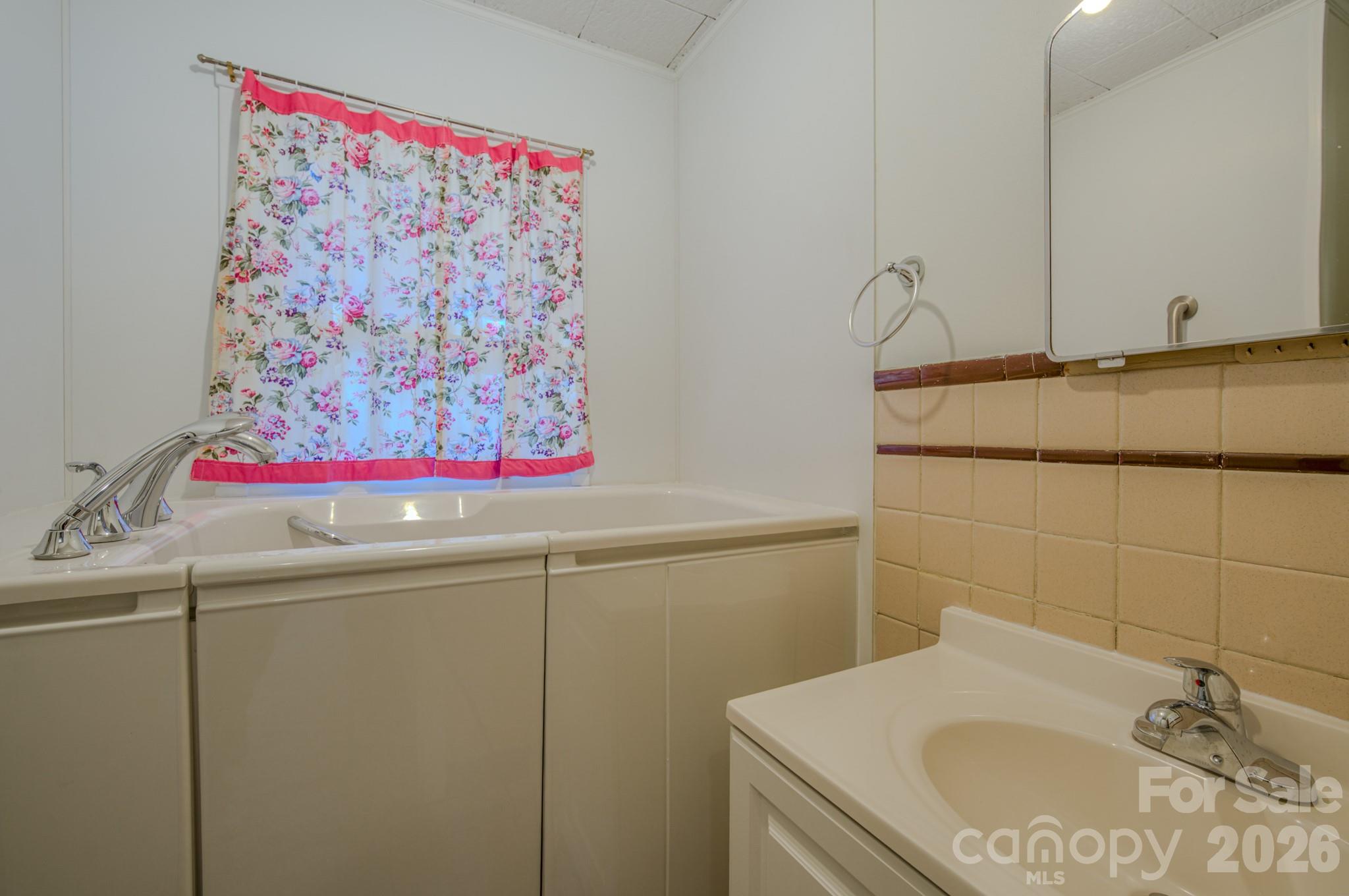 550 Saluda Street Hendersonville NC 28791